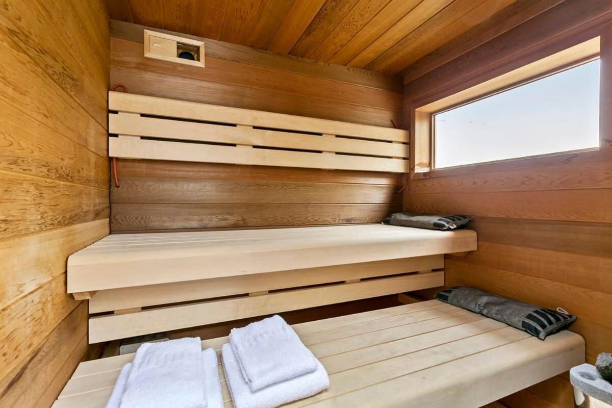 Modern Penthouse With Stunning Sea-View, Sauna And 2 Large Terraces! Leilighet Knokke-Heist Eksteriør bilde